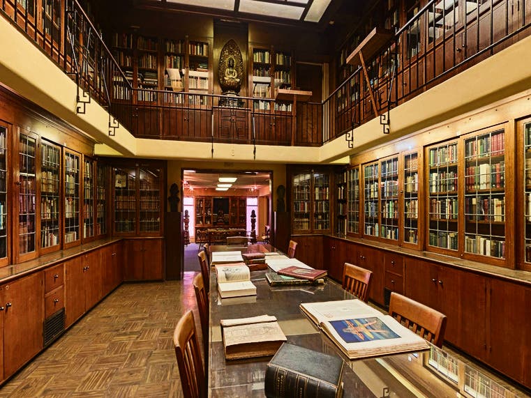 Library at the Philosophical Research Society
