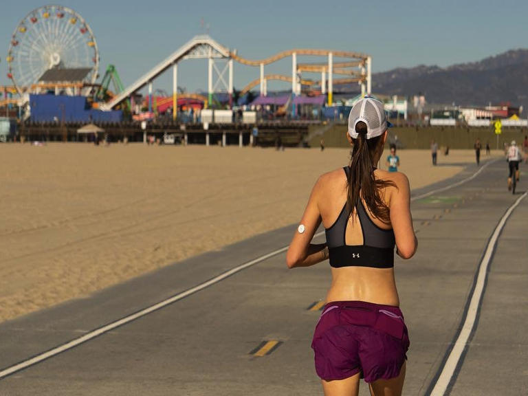 Runner on The Strand south of the Santa Monica Pier
